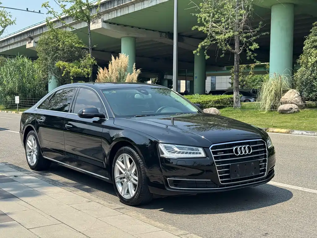 Audi A8 — миниатюра 3