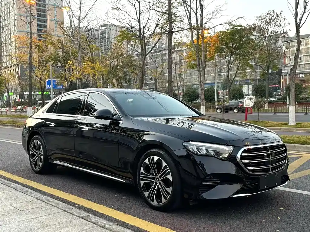 Mercedes-Benz E-Class — миниатюра 3