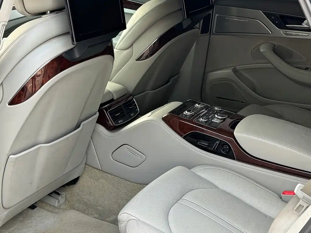 Audi A8 — миниатюра 9