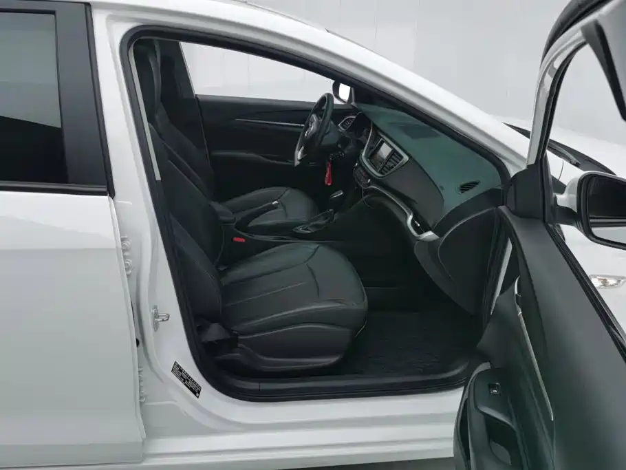 Buick Excelle — миниатюра 8