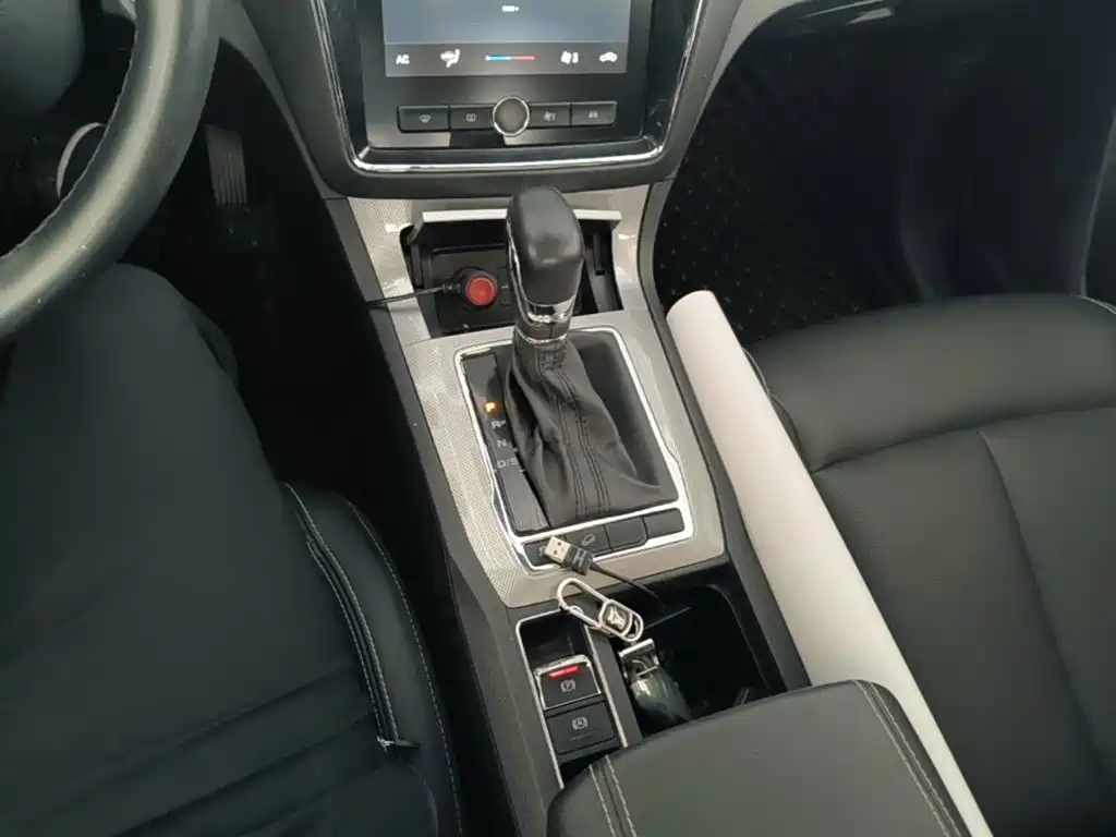 Roewe RX5 — миниатюра 14