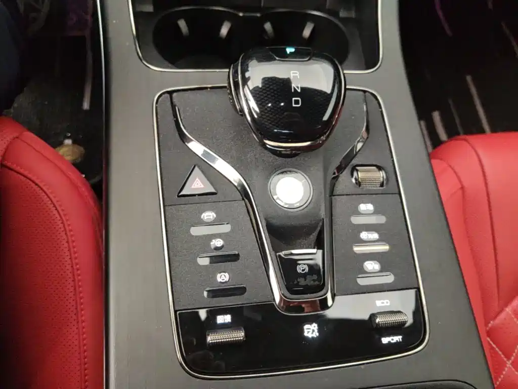 BYD Han — миниатюра 14
