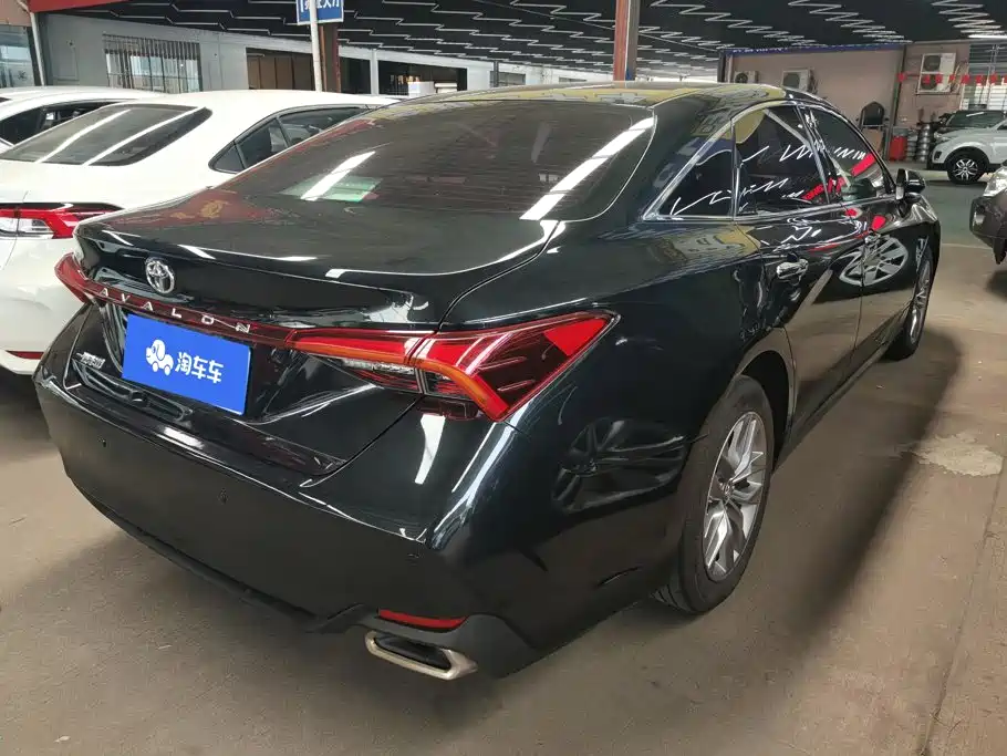 Toyota Avalon — миниатюра 3