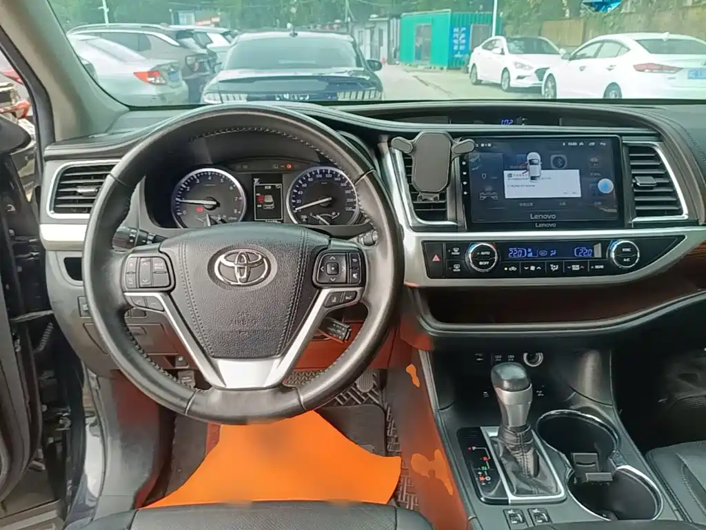 Toyota Highlander — миниатюра 10