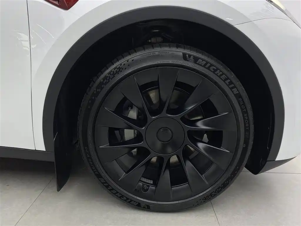 Tesla Model Y — фотографии объявления, Фото 38