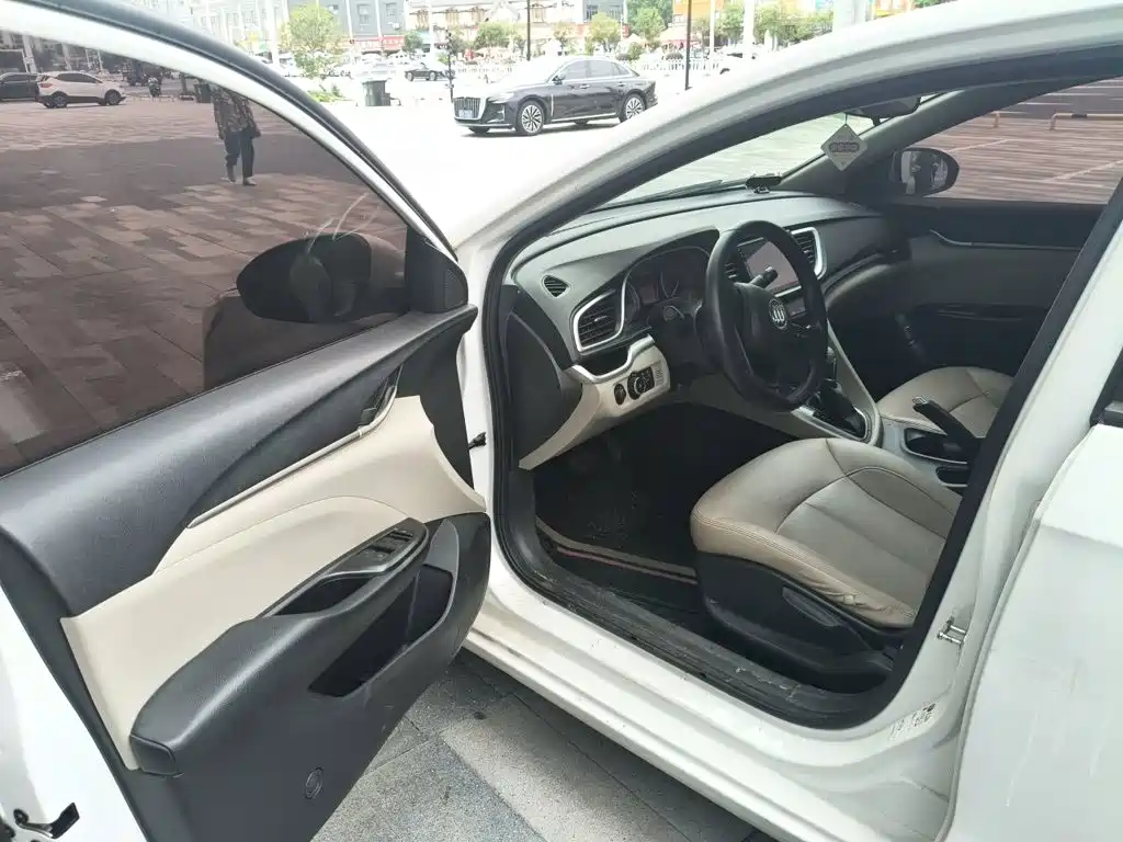 Buick Excelle — миниатюра 12