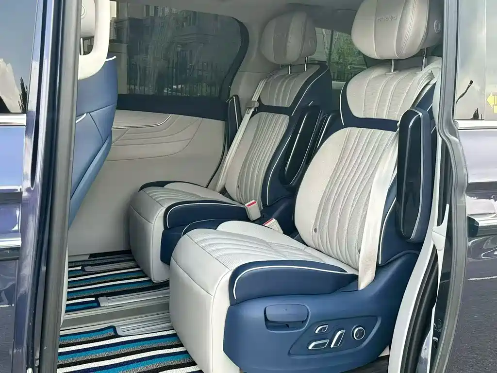 Roewe iMAX8 — миниатюра 6