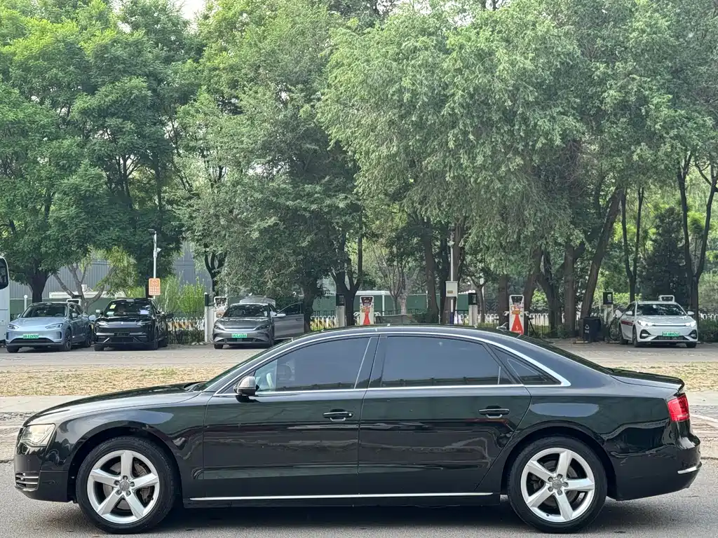 Audi A8 — миниатюра 5