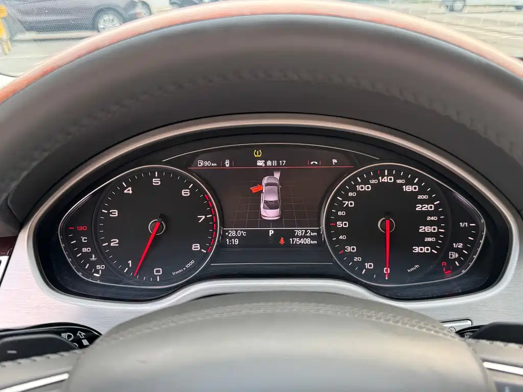 Audi A8 — миниатюра 16