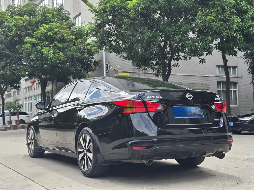 Nissan Teana — миниатюра 6