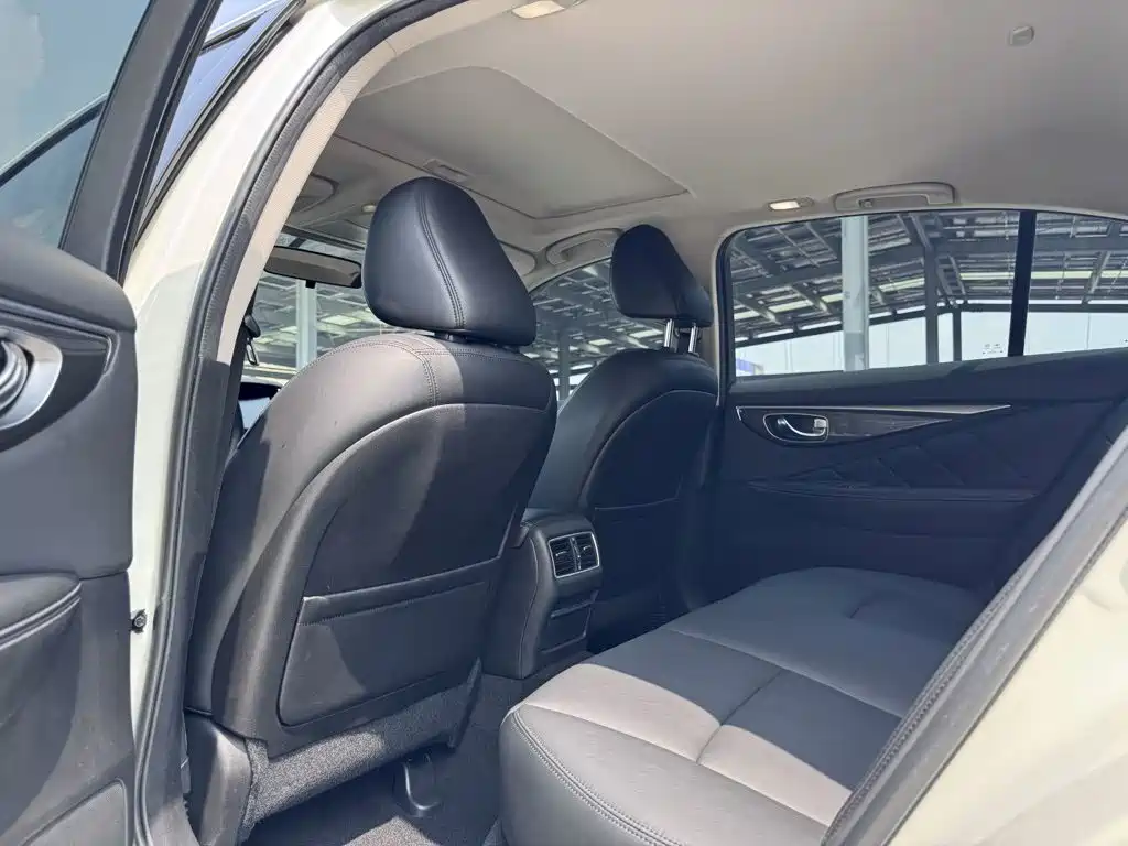 Infiniti Q50L — миниатюра 12