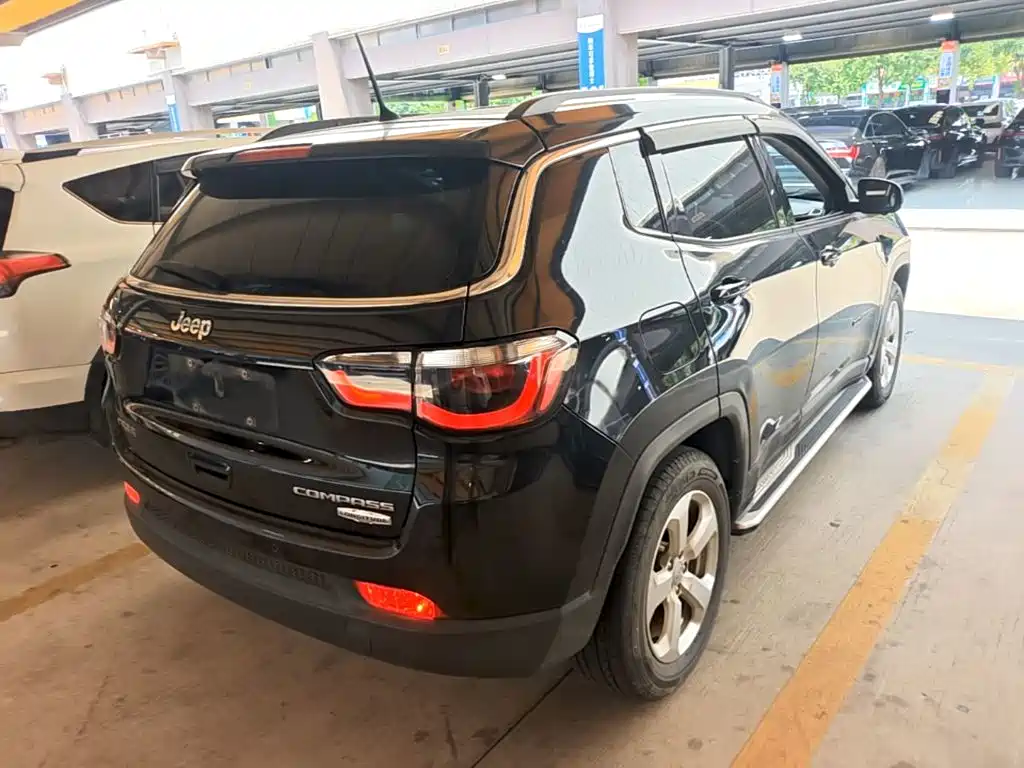 Jeep Compass — миниатюра 7