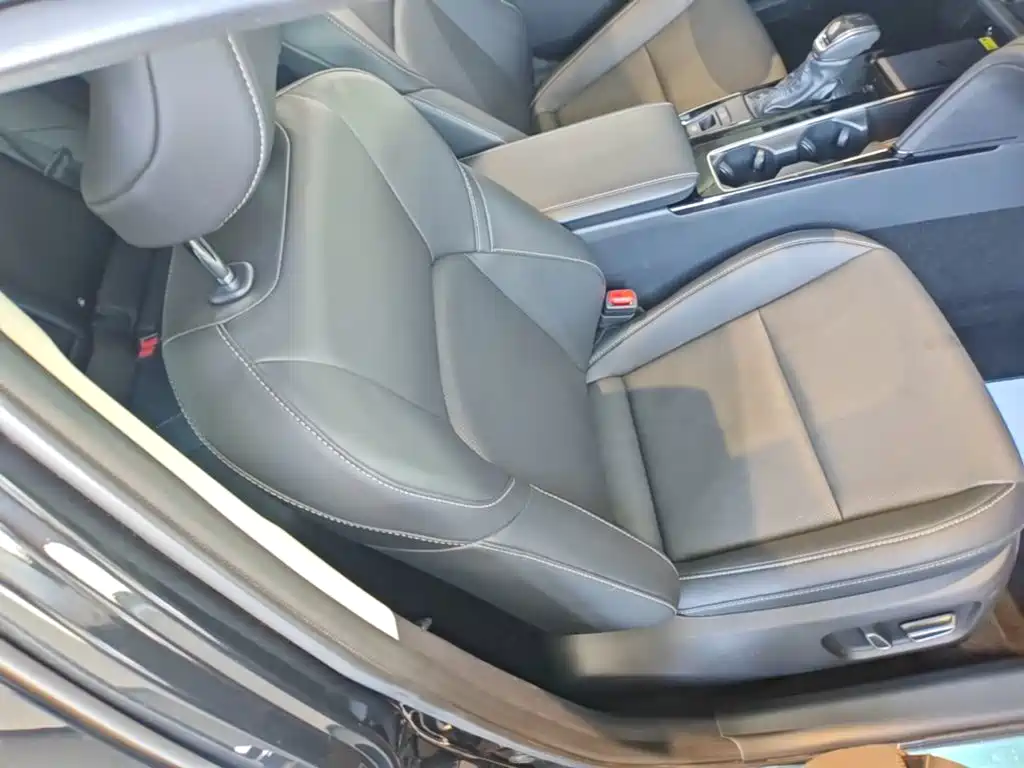 Toyota Camry — миниатюра 20