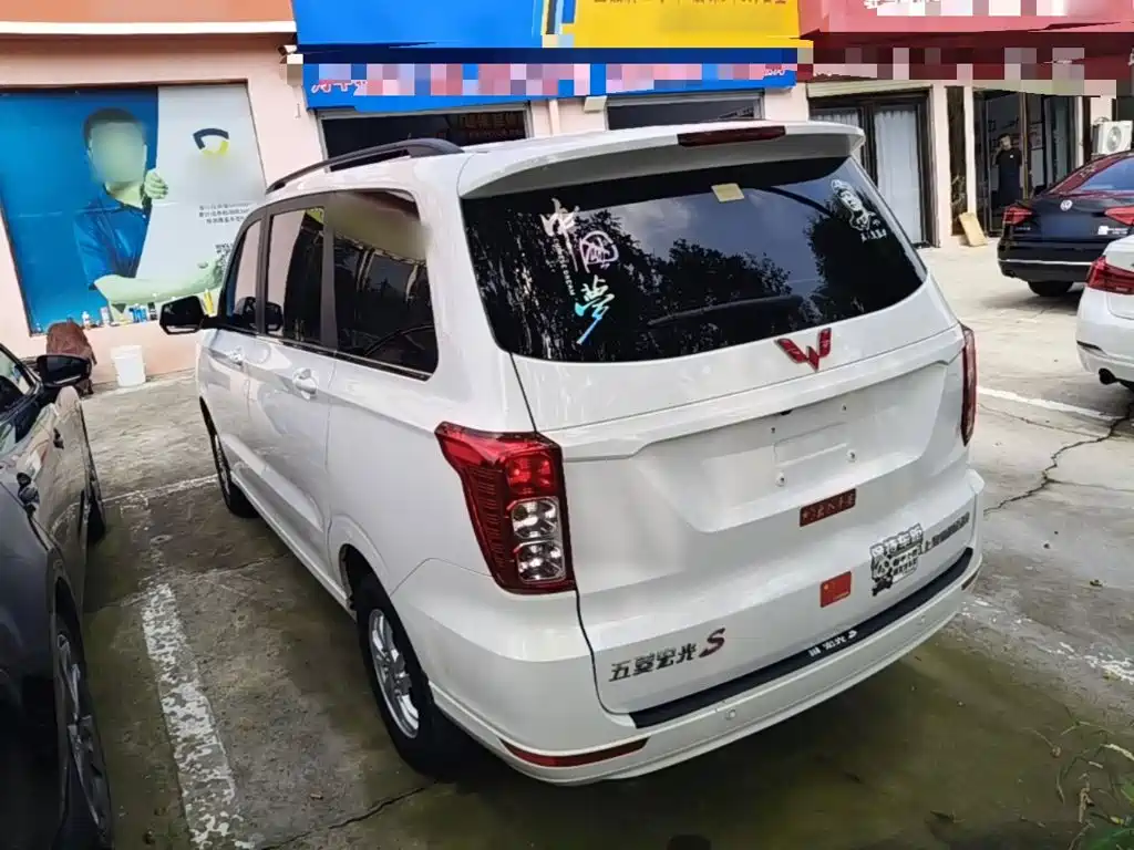 Wuling Hongguang — миниатюра 5