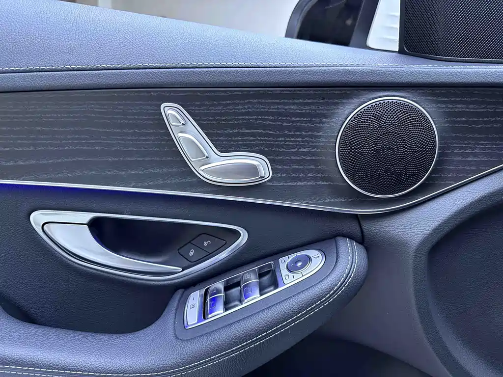 Mercedes-Benz C-Class — миниатюра 14