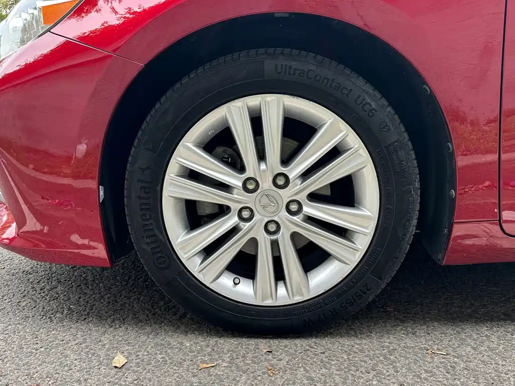Lexus ES — миниатюра 11