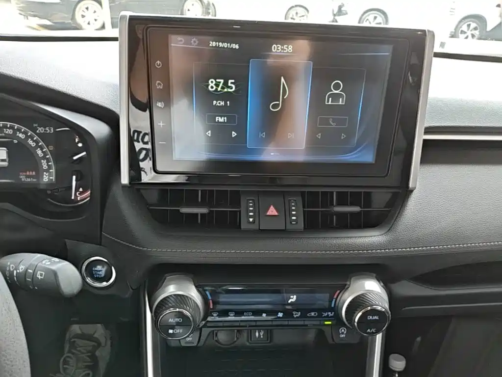 Toyota RAV4 — миниатюра 13