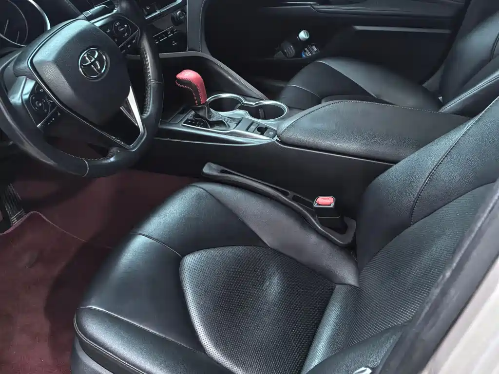 Toyota Camry 2021 2.0G Luxury