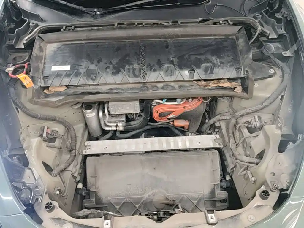 Tesla Model Y — миниатюра 20