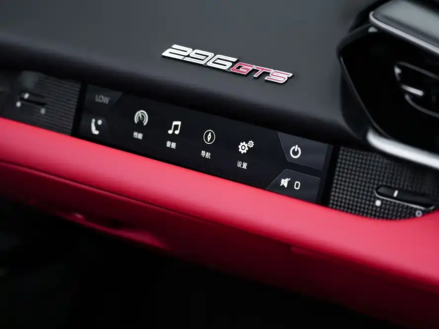 Ferrari 296 3.0T V6 GTS, фото 23