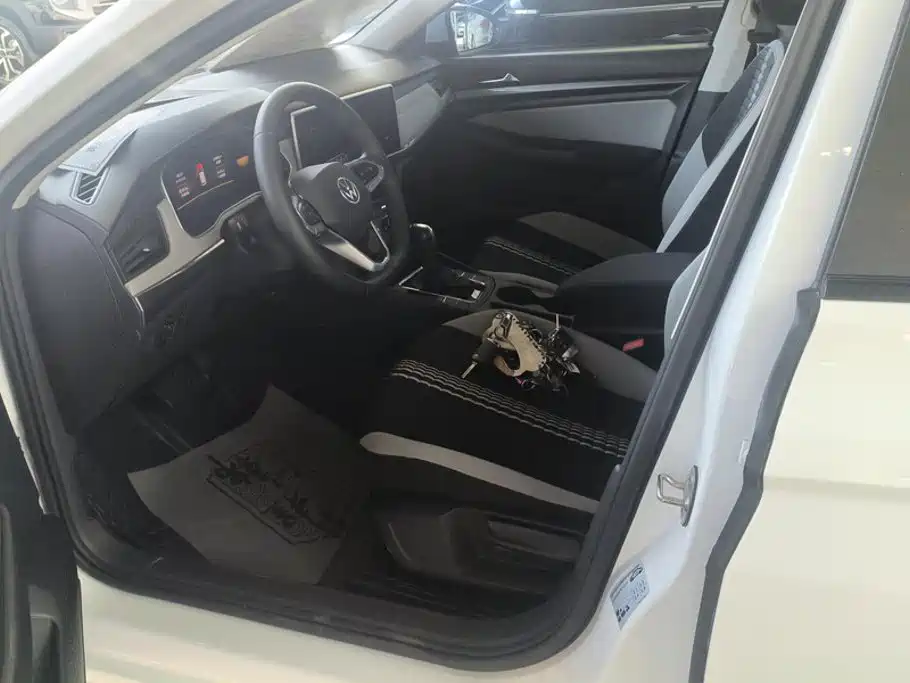 Volkswagen Bora — миниатюра 9