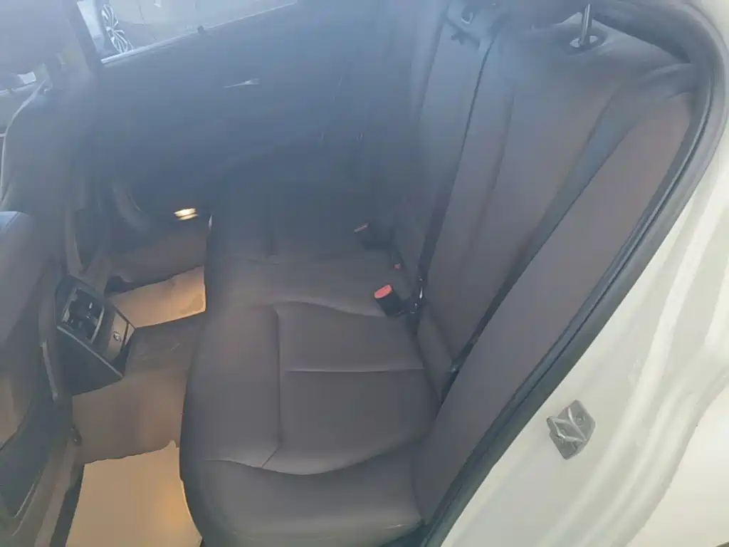 BMW 3 Series — миниатюра 17