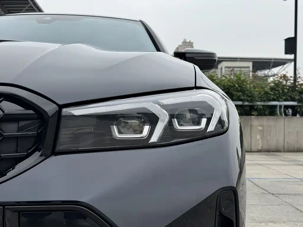 BMW 3 Series — миниатюра 8