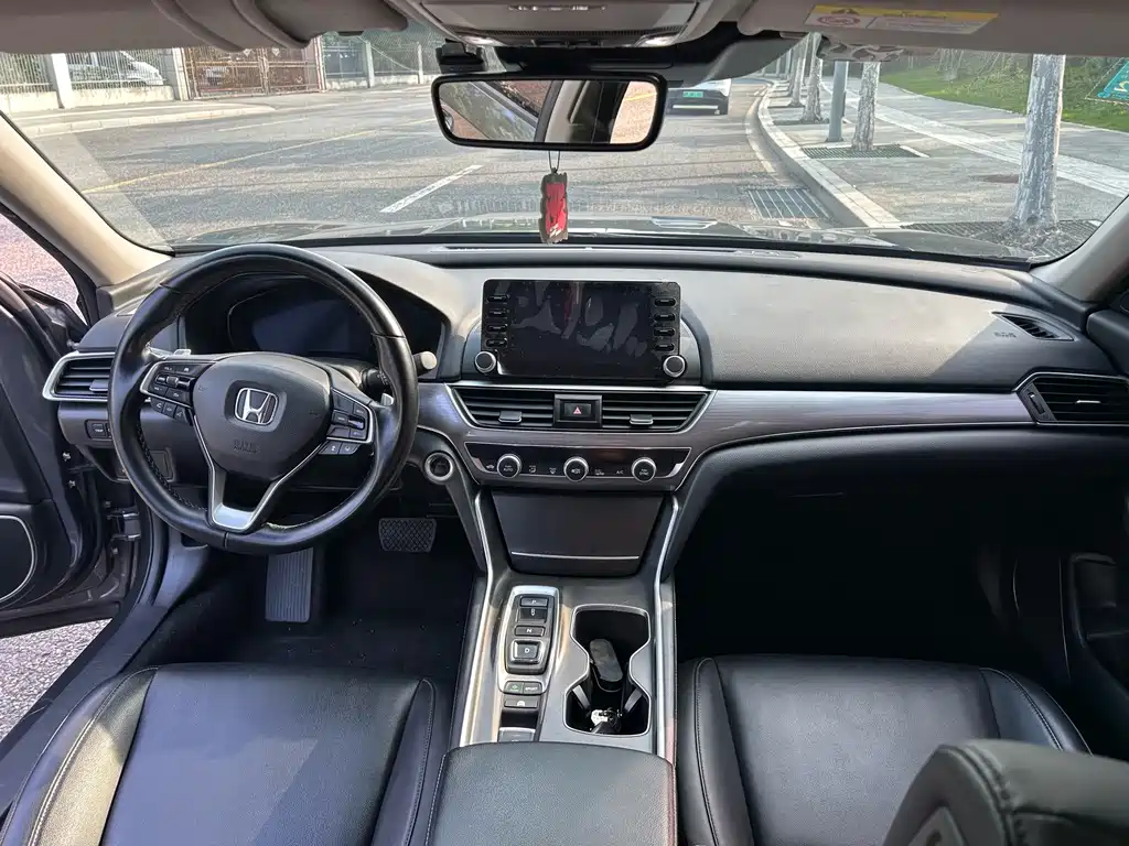 Honda Accord — миниатюра 13
