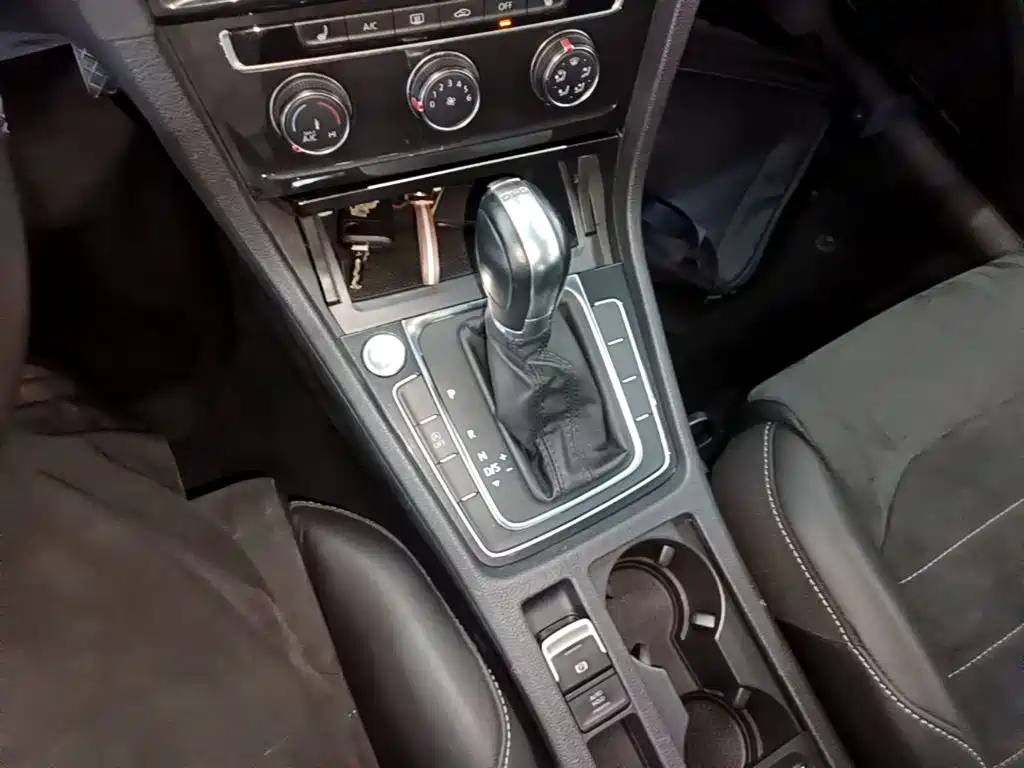 Volkswagen Golf — миниатюра 14