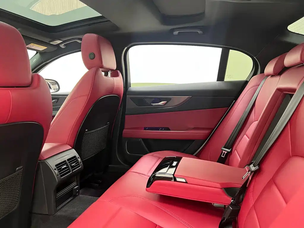 Jaguar XEL — миниатюра 7