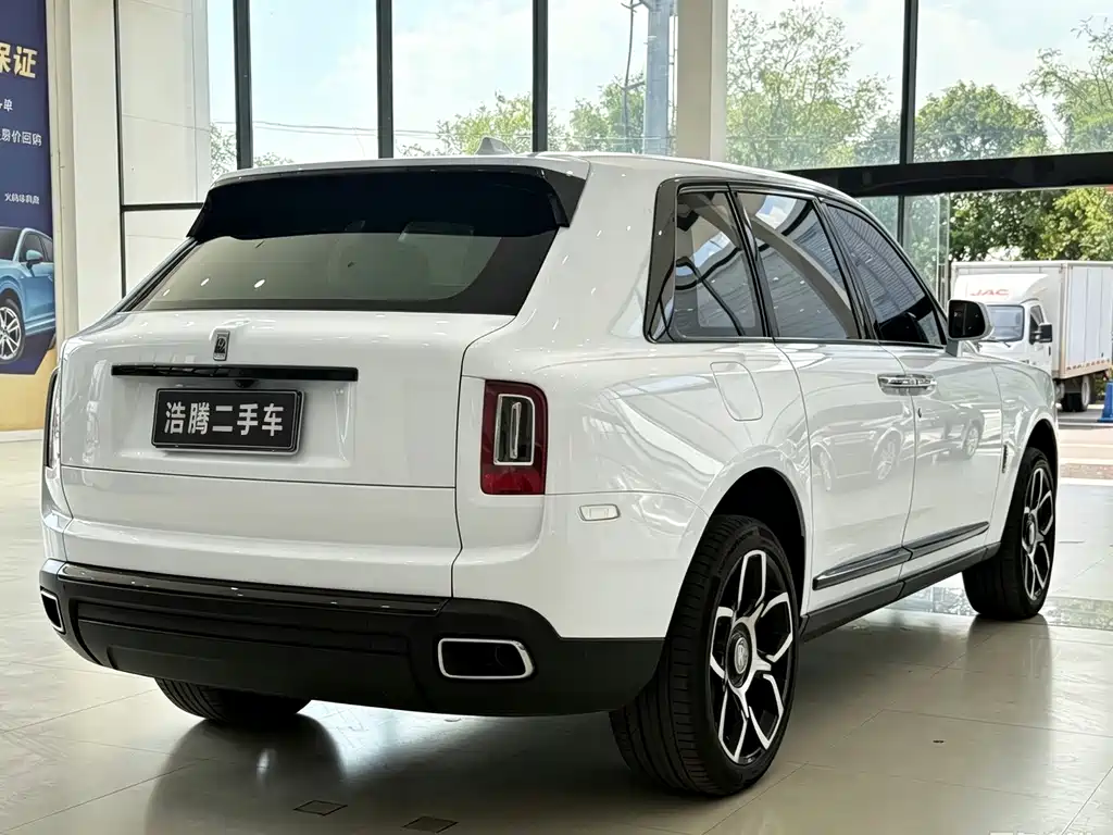 Rolls-Royce Cullinan — миниатюра 6