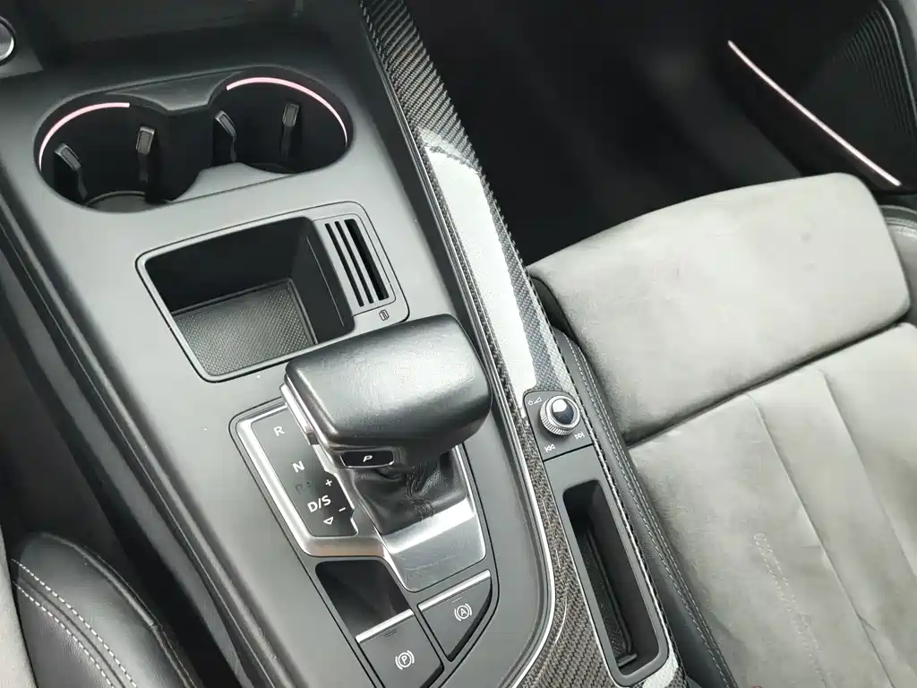 Audi A4L — миниатюра 11