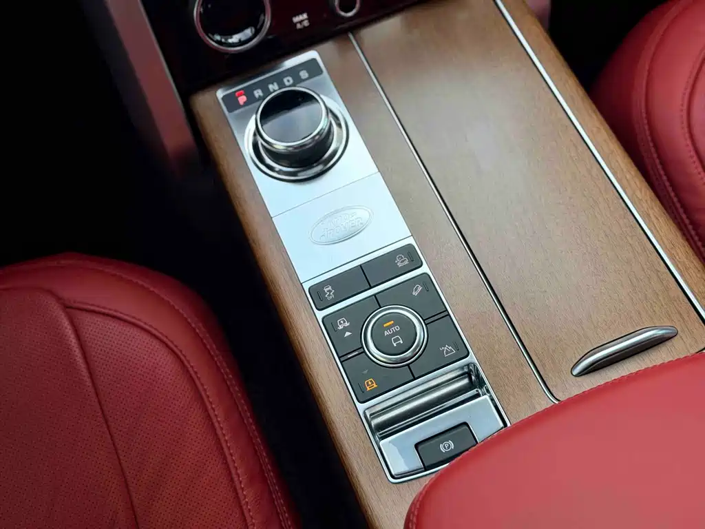 Land Rover Range Rover — миниатюра 9