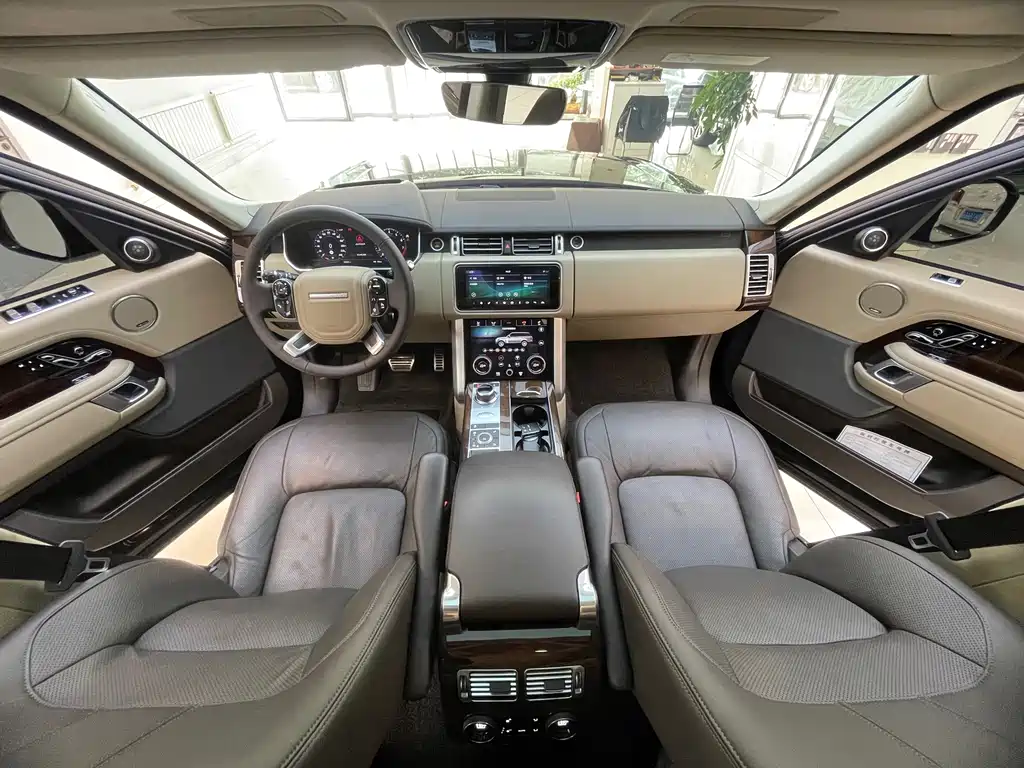 Land Rover Range Rover — миниатюра 17
