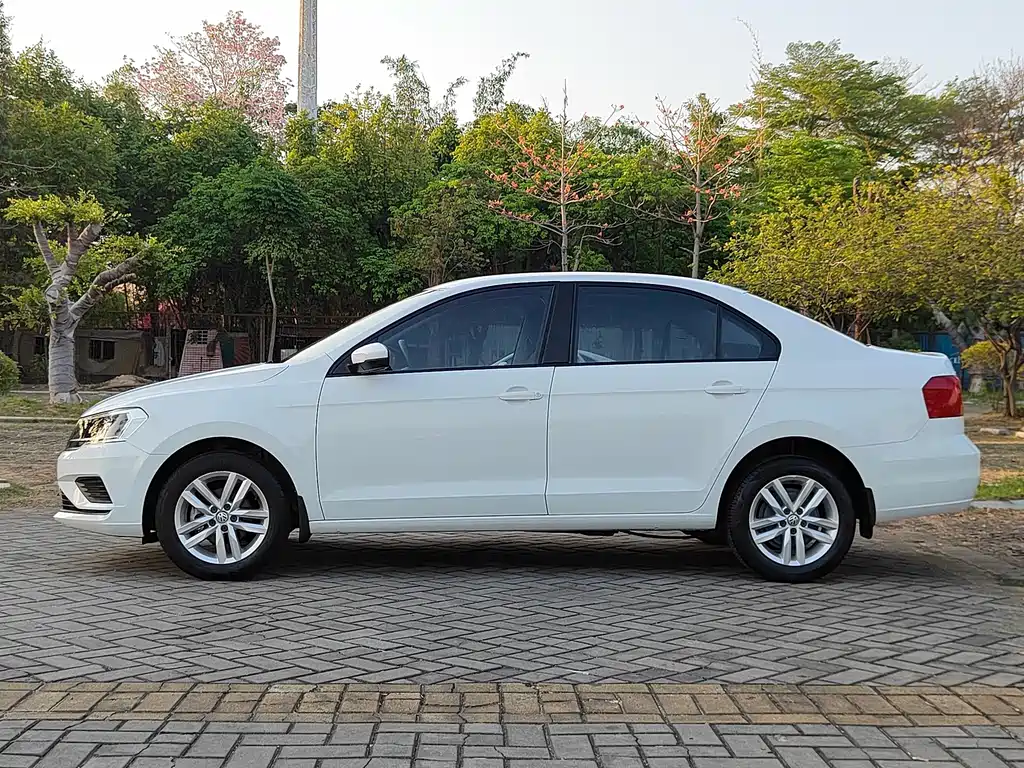 Volkswagen Jetta — миниатюра 4