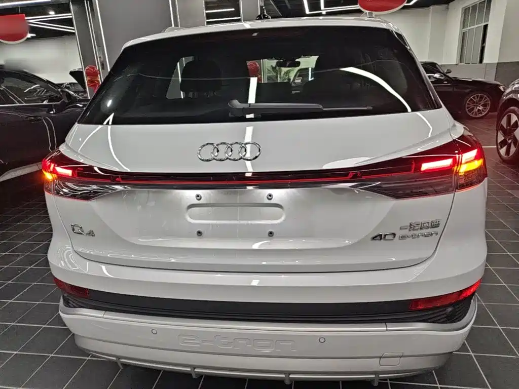 Audi Q4 e-tron — миниатюра 6