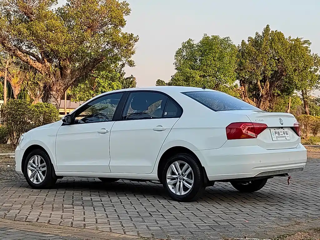 Volkswagen Jetta — миниатюра 6