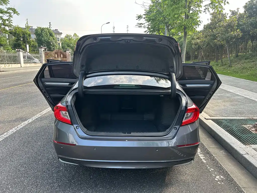 Honda Accord — миниатюра 16