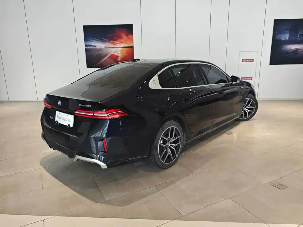 BMW i5 — миниатюра 3