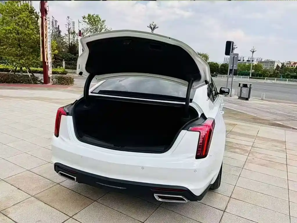 Cadillac CT5 — миниатюра 8