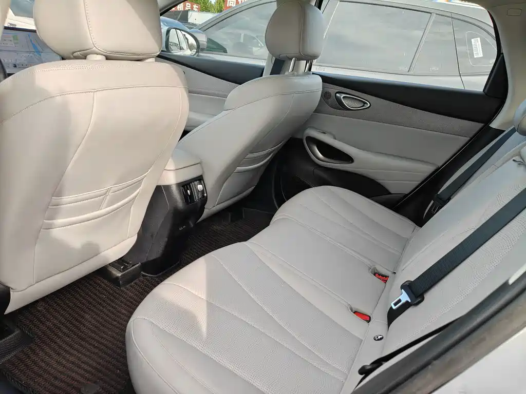 BYD Sealion 05 EV — миниатюра 5