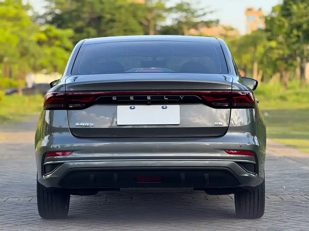 Geely Emgrand — миниатюра 8