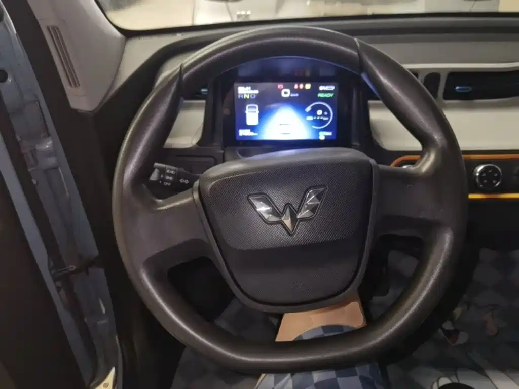 Wuling MINIEV — миниатюра 11