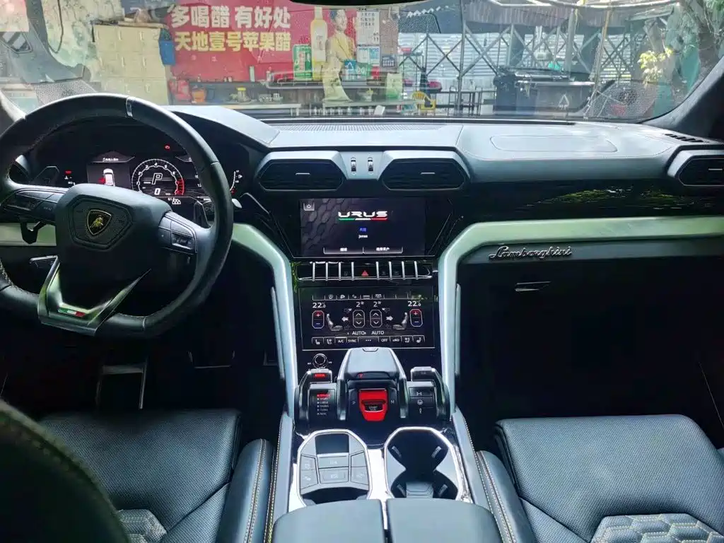 Lamborghini Urus — миниатюра 7