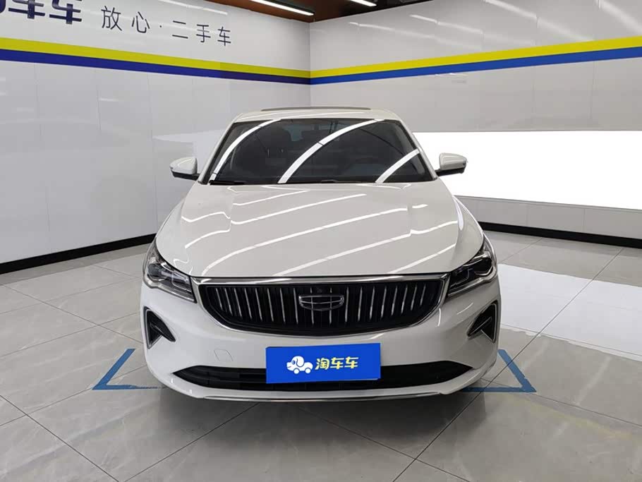 Geely Emgrand 1.5 л 2022 г. Белый, пробег 18800 км