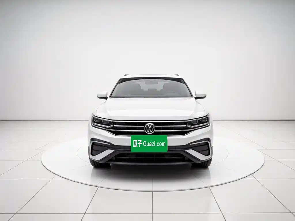 Volkswagen Tiguan L — миниатюра 2