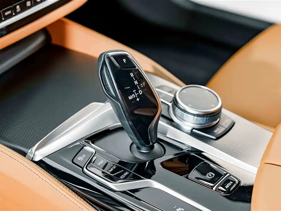 BMW 5 Series (Import) — миниатюра 14