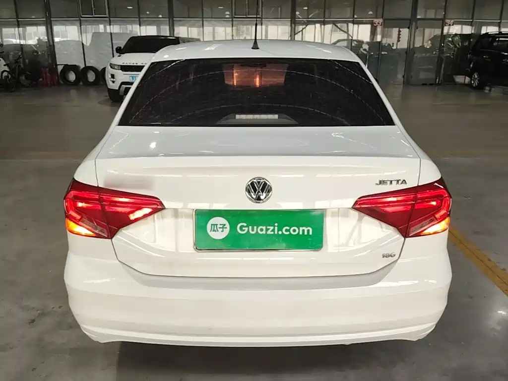 Volkswagen Jetta — миниатюра 6
