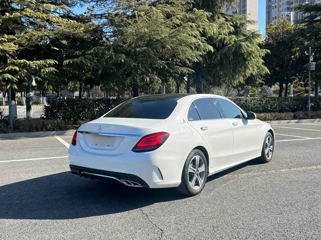 Mercedes-Benz C-Class — миниатюра 4