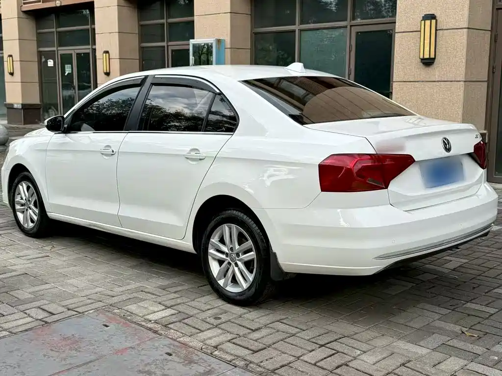 Volkswagen Jetta — миниатюра 6